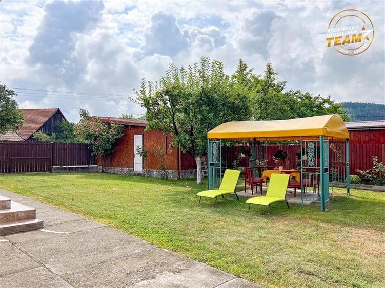 Tur 3D! Resedinta notabila,pe armonios cadru natural,distinse faciliati,Central, - 7