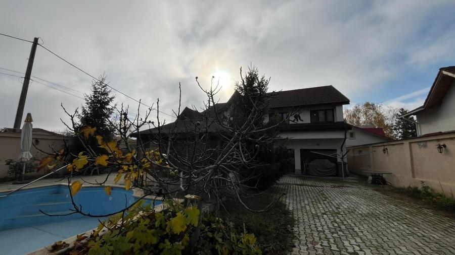 REV2005341 Vila deosebita cu piscina si teren generos Buftea zona exclusivista - 1