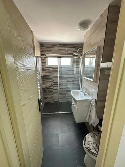 Apartament cu 2 camere semidecomandat, mobilat în Central