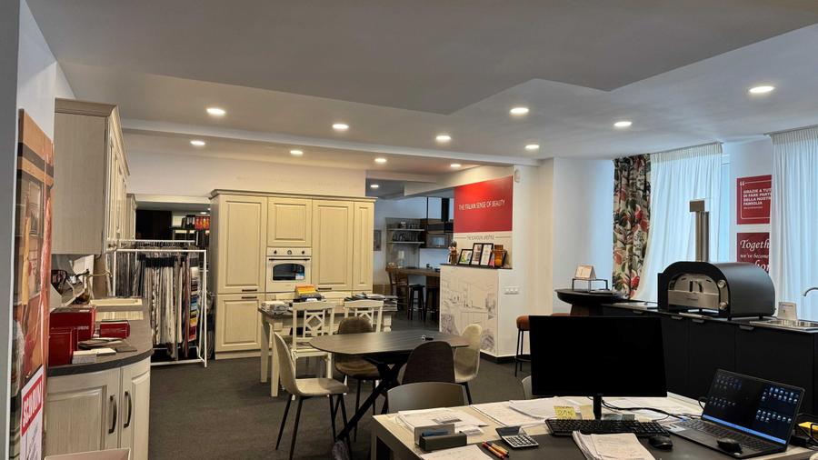 Spațiu comercial, de 180 mp, în Central