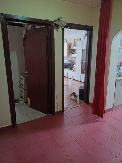 Apartament semidecomandat în Lujerului