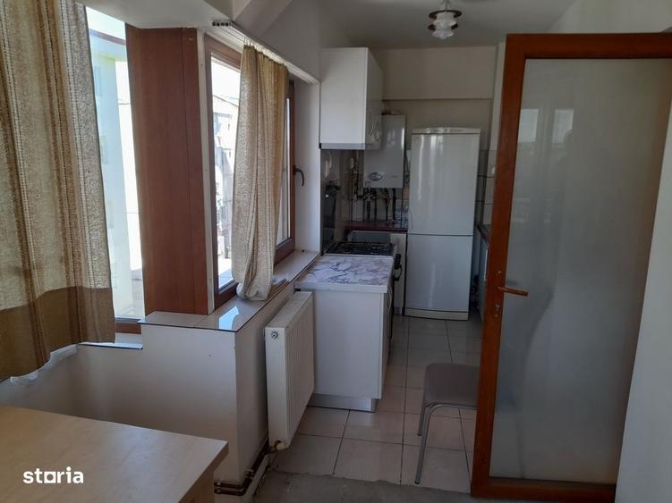 Apartament cu 2 camere în Micro 6