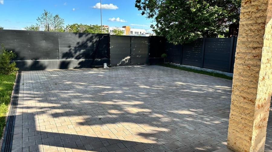 Casă individuală cu 5 camere cu Canalizare în Pipera
