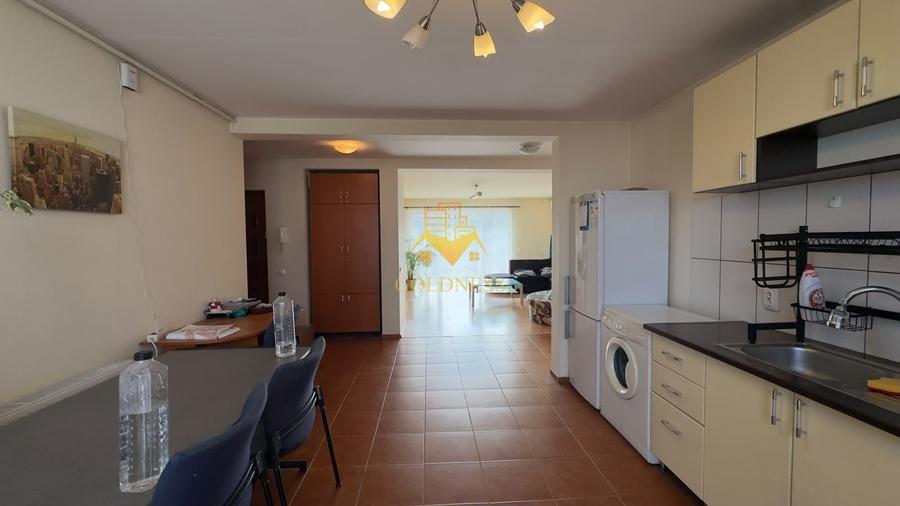 Apartament cu 3 camere semidecomandat, mobilat în Zorilor