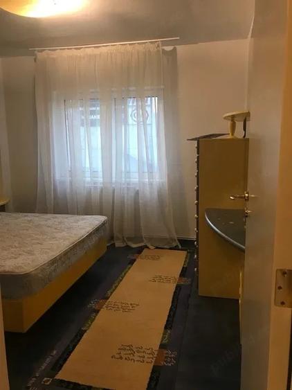 Apartament cu 3 camere decomandat în Steaua
