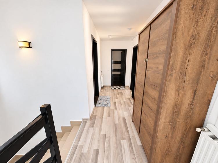 Casă individuală cu 5 camere cu Garaj în Buhalnița