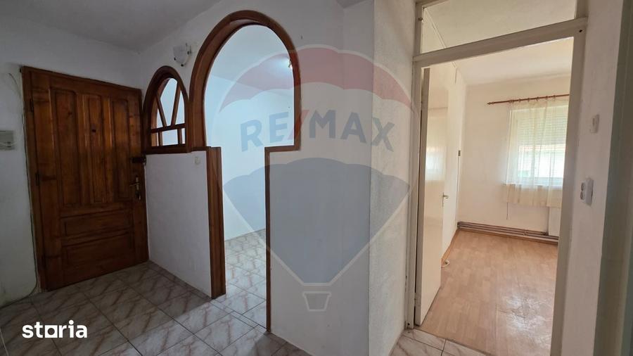 Apartament cu 2 camere decomandat în Vitrometan