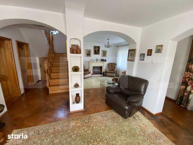 Casă cu 7 camere cu Teren 587 Mp în Răzvad