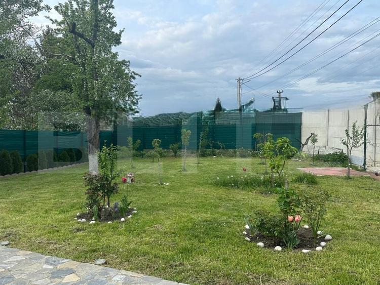Casă individuală cu 6 camere cu Canalizare în Râșnov
