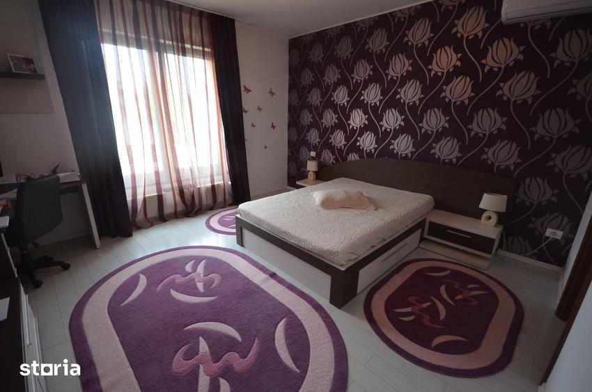 Casă cu 6 camere cu Teren 500 Mp în Central