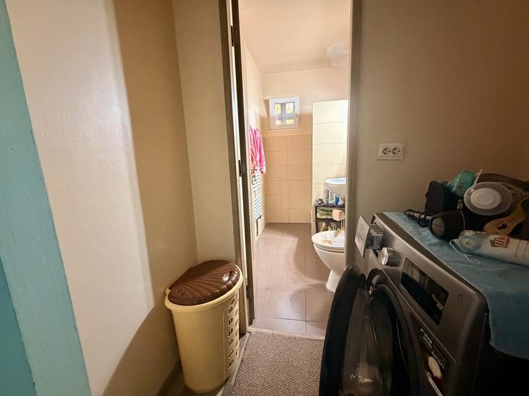 Apartament cu 3 camere semidecomandat, mobilat în Circumvalațiunii