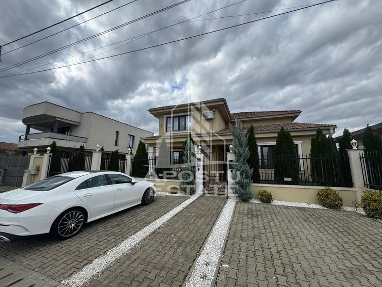 Casă individuală cu 6 camere cu Piscina în Dumbrăvița