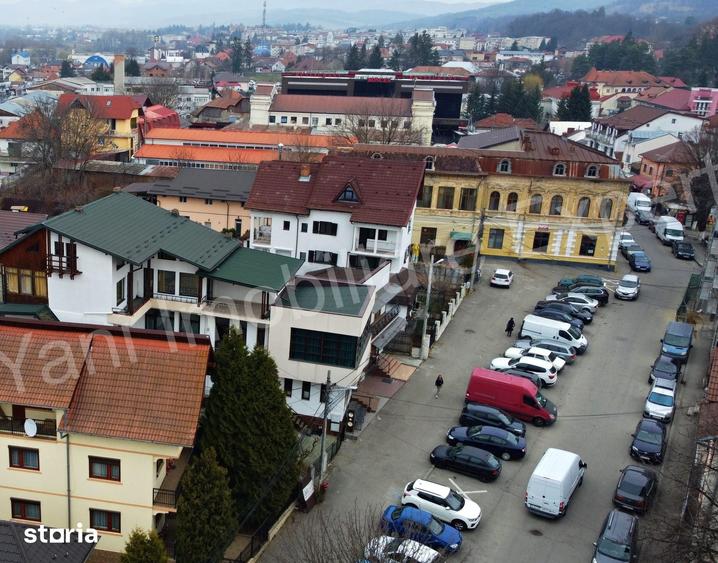 Spațiu comercial, de 120 mp, în Central