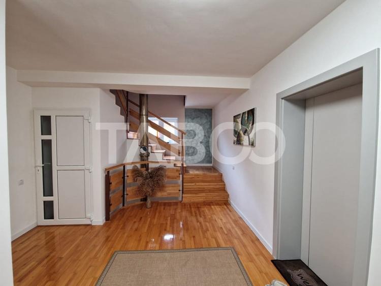 Casa de inchiriat cu 4 nivele avand etajele in regim hotelier Strand - 4