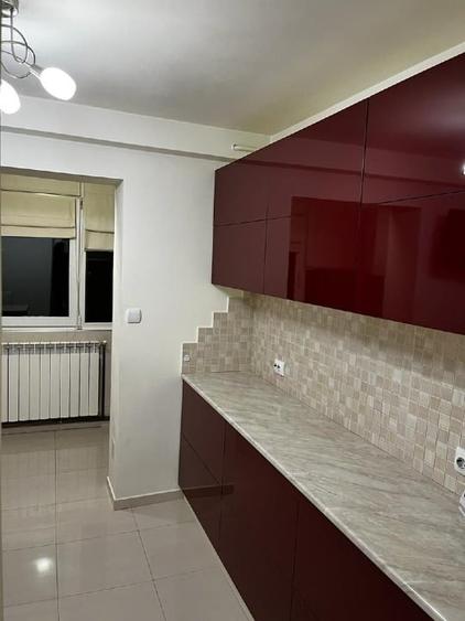 Se vinde Apartament cu 3 camere, decomandat. 70 MP - 2