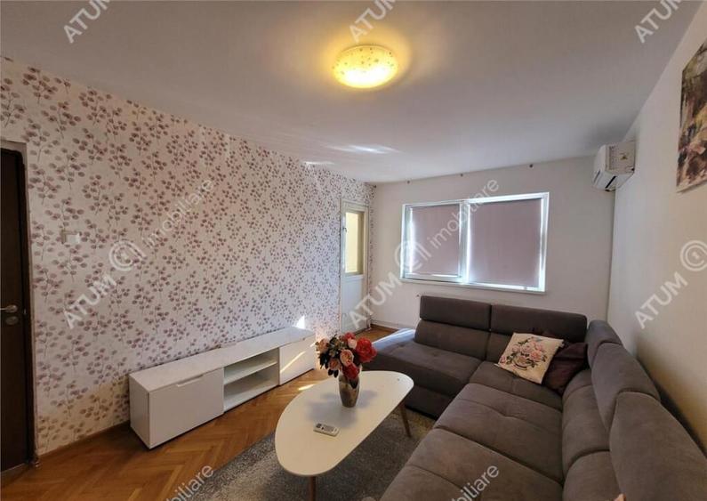 Apartament decomandat 3 camere si balcon zona Vasile Aaron d - 1