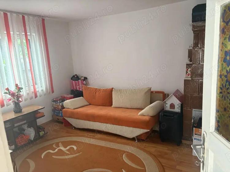 Vanzare casa cartier 23 August - 6