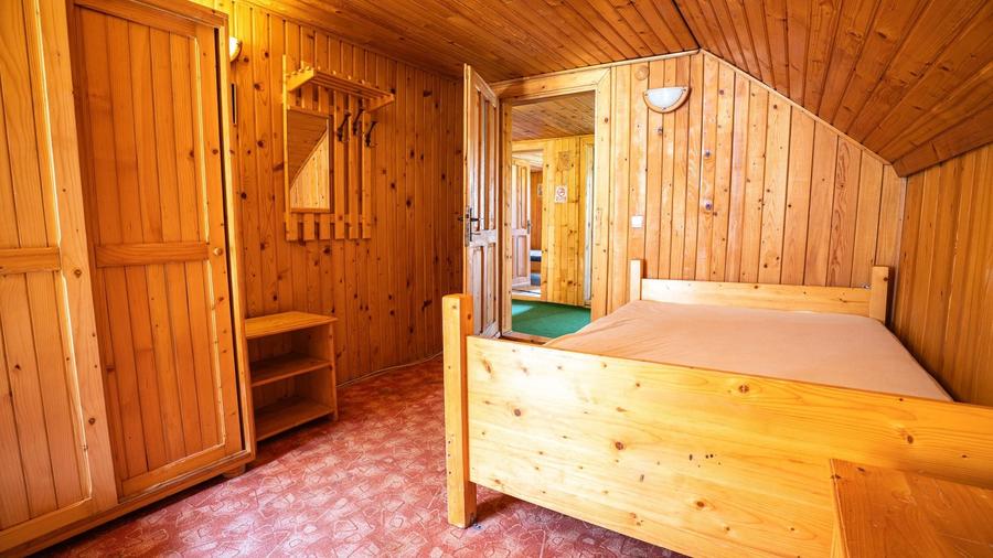 Proprietate cu potențial, 2 case și teren generos, Bran – Predelut - 12