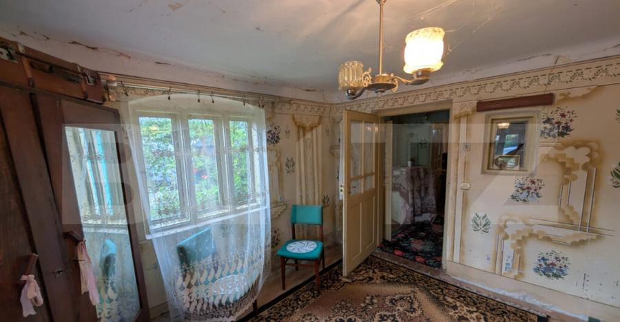 Buc?ani 80mp, teren 2540mp casa de renovat - 8