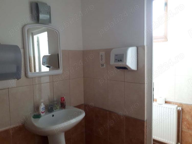 Proprietar, ofer spre inchiriere Spatiu cu S=295mp,format din Hala=245m.p.+ Depozit=50mp.Val=1900Eu - 8