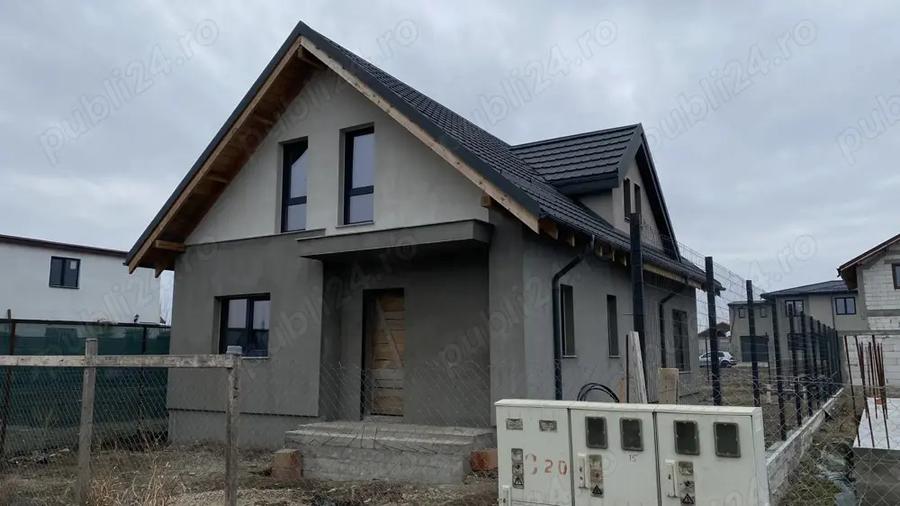 Vand casa cu mansarda - 1