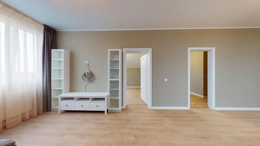 CHITILA - Bucurestii Noi | 3 Camere Curte + Parcare - 2