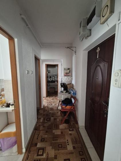Apartament 3 camere – zona centrala Targoviste, Piata 1 Mai Apartament 3 camere – zona centrala Targoviste, Piata 1 Mai