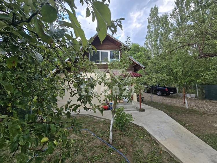 Vanzare Casa cu 3 camere si teren de 4000 mp in Soimari-Prahova - 2