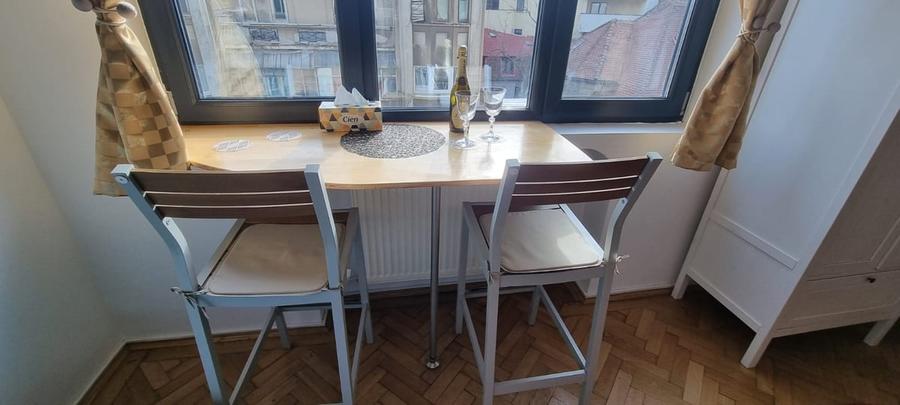 Universitate la 5 minute de metrou, Str Tudor Arghezi - 8