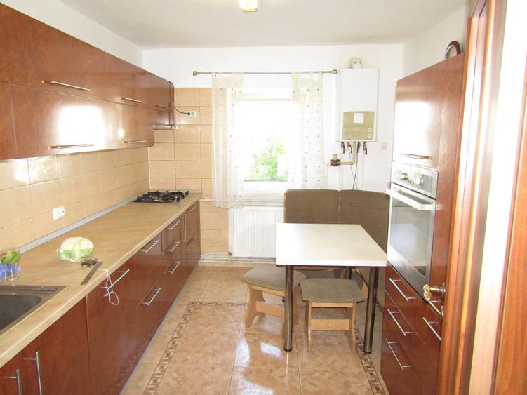 Apartament 4 camere de închiriat – Cartier Ștrand, str. Bârsei, etaj 2/4 - 12