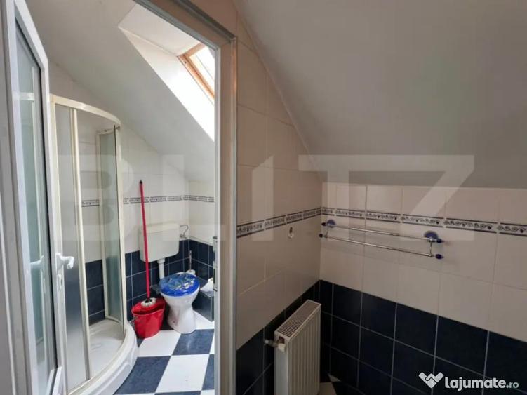 Casa de vanzare, cu 2 camere, zona cu vad comercial. - 12