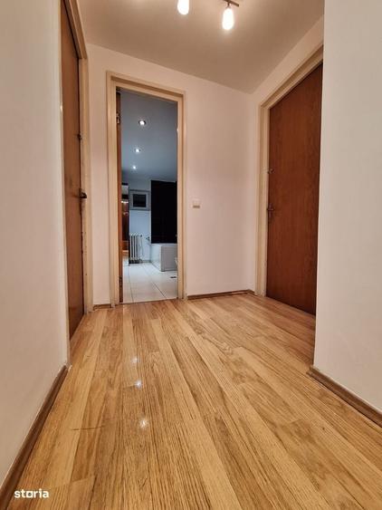 Apartament cu 3 camere în Brezoianu