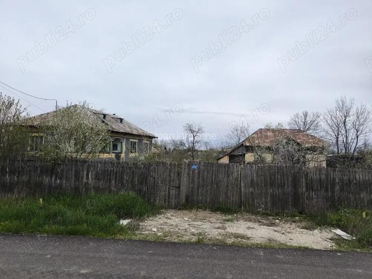 Se vinde casa batraneasca+ teren 2200 mp in Sat Izvoru, Arges Se vinde casa batraneasca+ teren 2200 mp in Sat Izvoru, Arges
