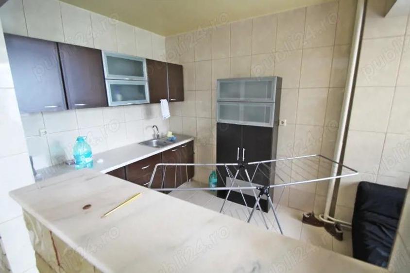 Inchiriez Vila - Zona Stadion - DACIA 10 camere - 2