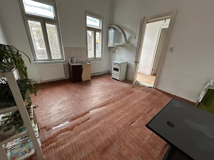 Casa 3 camere, 300 mp teren zona super buna - 7