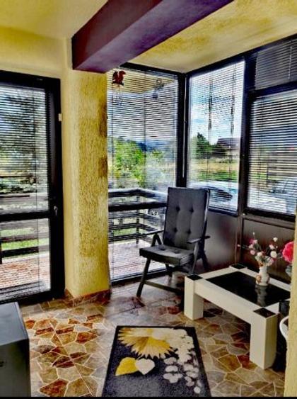 Închiriere ap. 2 camere zona Bran vedere direct la Munții Bucegi lângă castelul Bran - 4