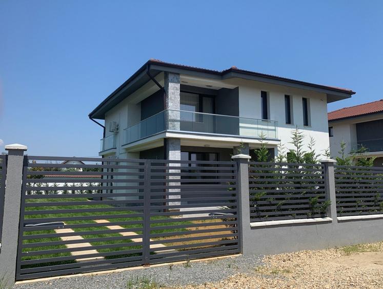 Vila ready to move situată în Sinmartin(Beverly Hills) - 1