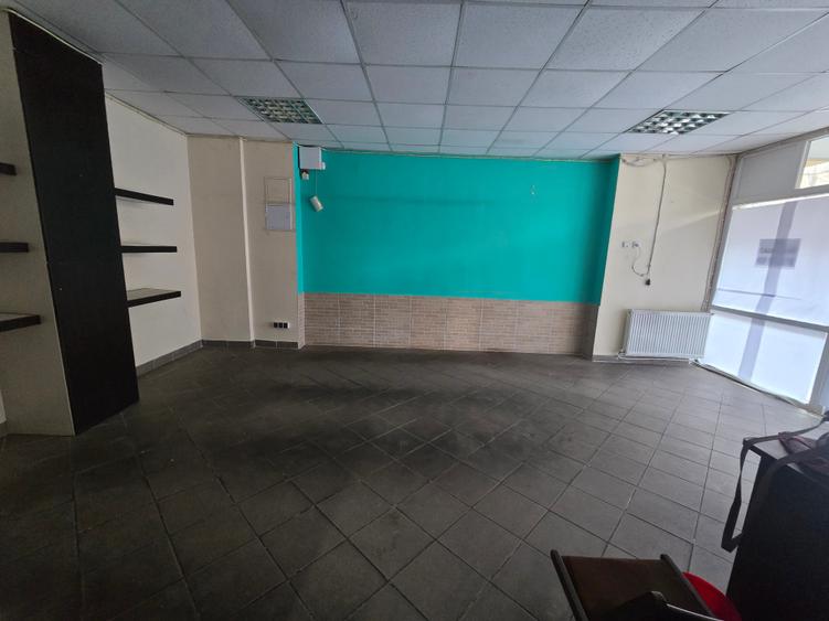 Spatiu comercial – Alexandru cel Bun, la bulevard, 39mp , trafic intens - 2