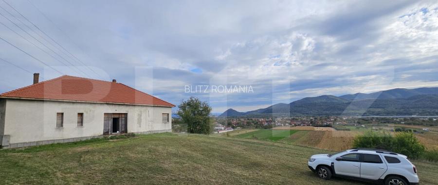 Vila la ro?u, 240 mp, teren 93.000 mp - ?oimu?