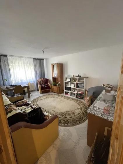 Apartament cu 2 camere, decomandat, etajul 2/4,  zona Nicolina-Belvedere - 1