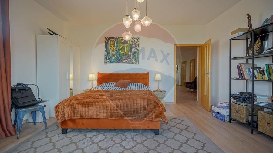 Apartament cu 3 camere in casa, curte proprie si garaj - 9