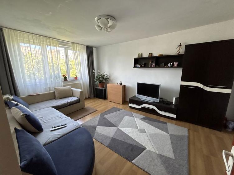 Apartament 3 camere zona Raul Doamnei - 1