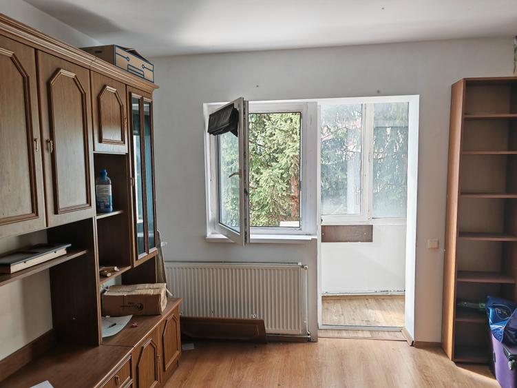 Apartament 3 camere liber la vanzare zona Astra - 1