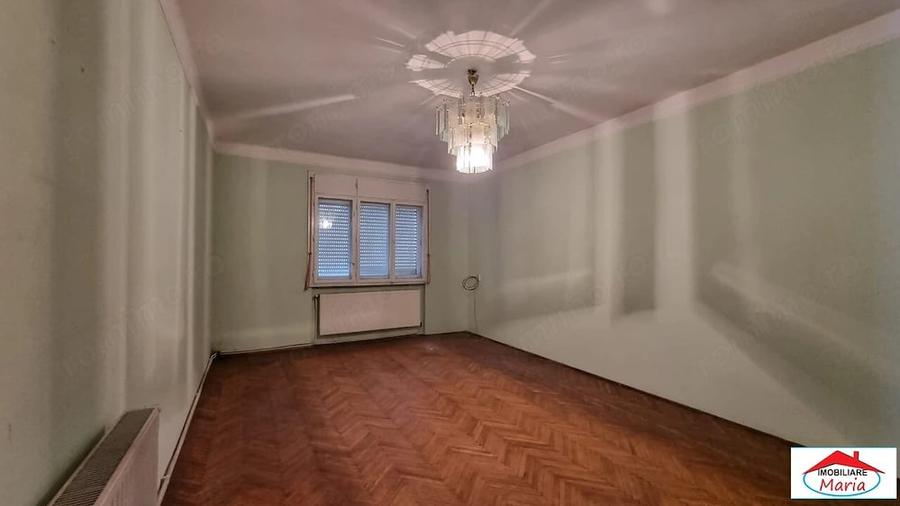 Casă cu 3 camere în Titulescu
