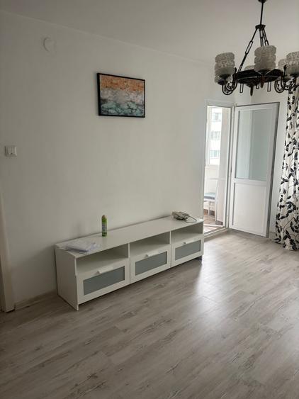 Mutare Imediat | 2 Camere | Renovat | Locație Excelentă | Metrou 5 Min | - 1