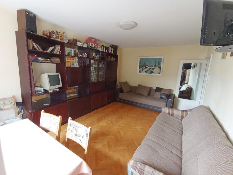 Apartament 3 camere  decomandat CUG-BRD, etaj intermediar - 2