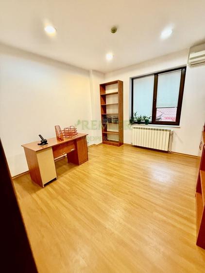 Casă de vânzare  pretabilă pentru clinica, cabinet medical, birouri - 8