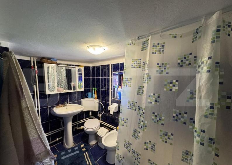 Casa plan parter cu 4 camere, 160 mp si 13000 mp teren, zona - 22