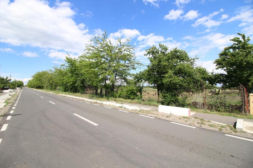 Teren Intravilan Hanu Conachi - 1