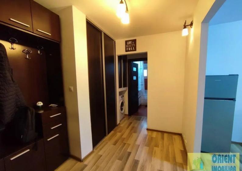 Poarta 6, decomandat, 2 camere de vanzare, etaj 2 - 7